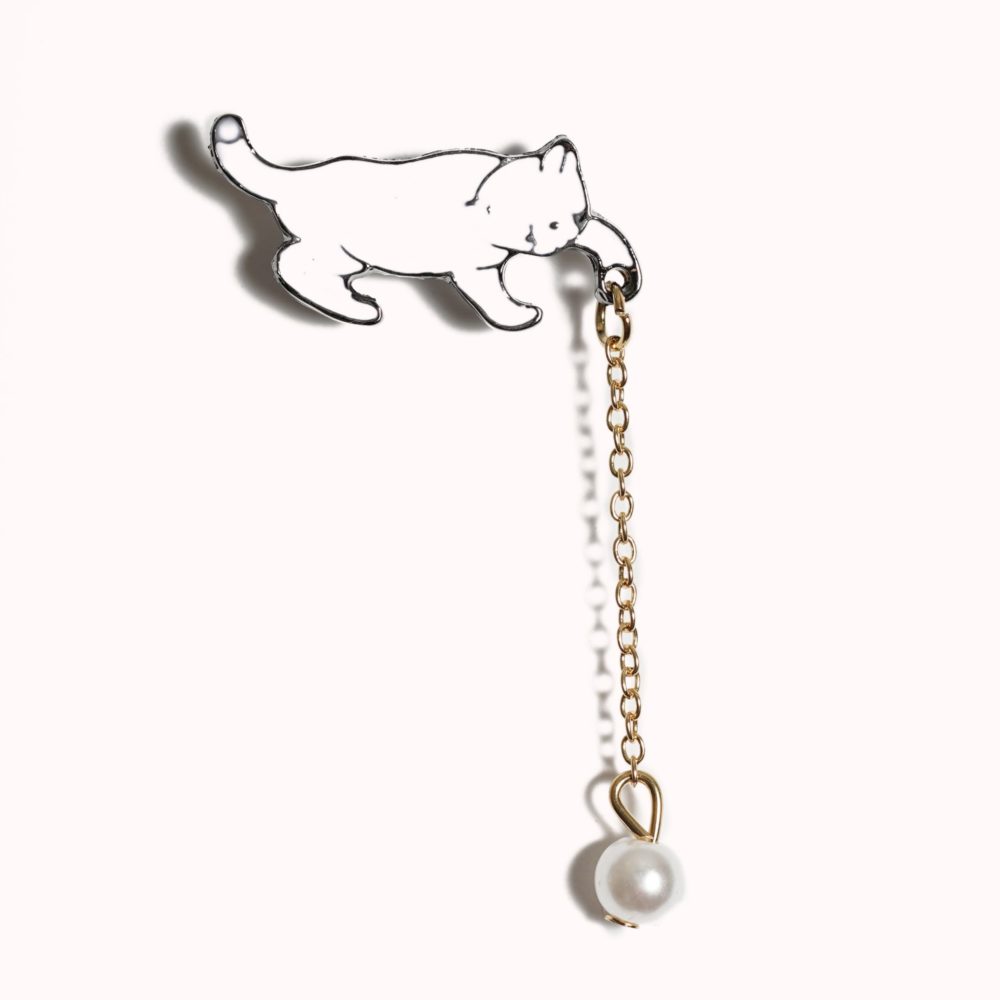 PEARL DROP KITTEN BROOCH